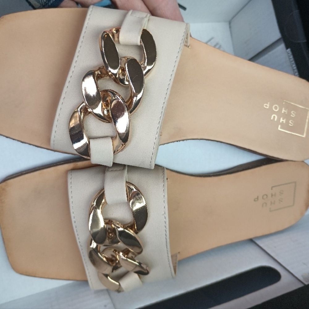 ShuShop Beige Women's Sandals with Gold Chain Detail